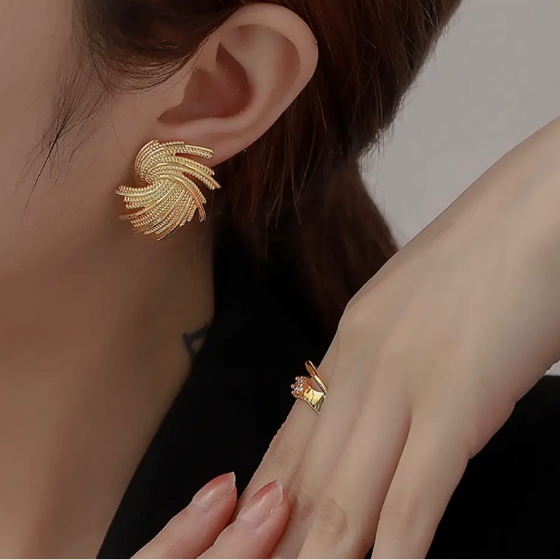 Elegant Geometric Gold Color Metal Drop Earrings For Women Punk Stystud Earrings 24$
